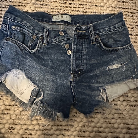 Distressed Free People Jean shorts - Picture 1 of 4